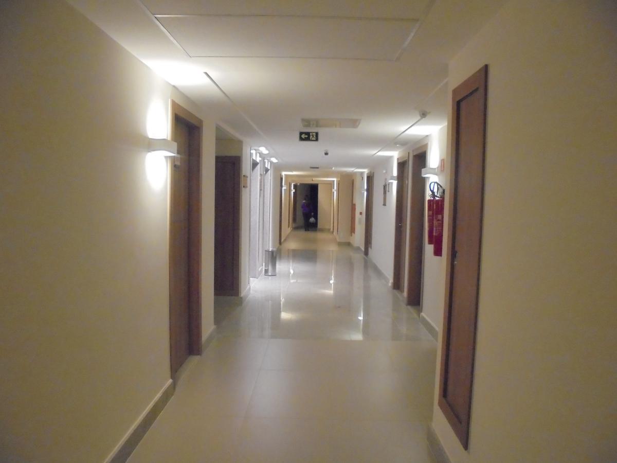 Apartment Flat 320 *